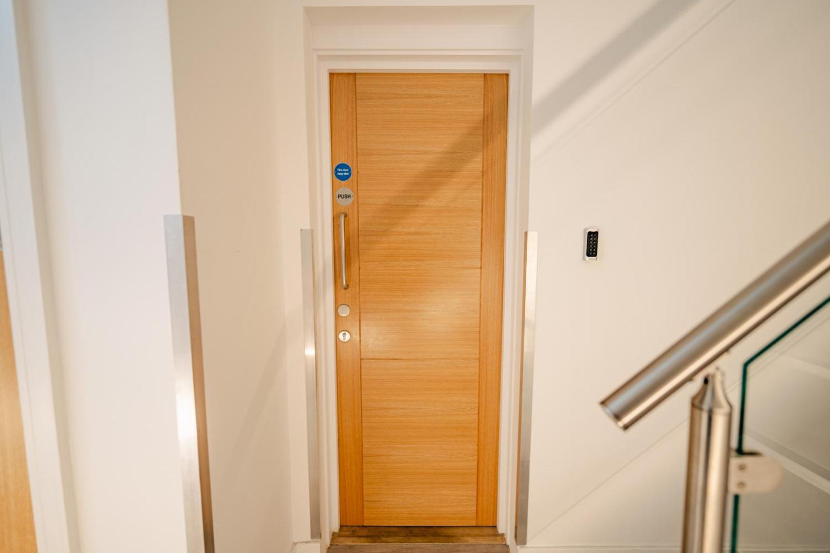 Luxury Apartments In Cardiff City Centre Buitenkant foto